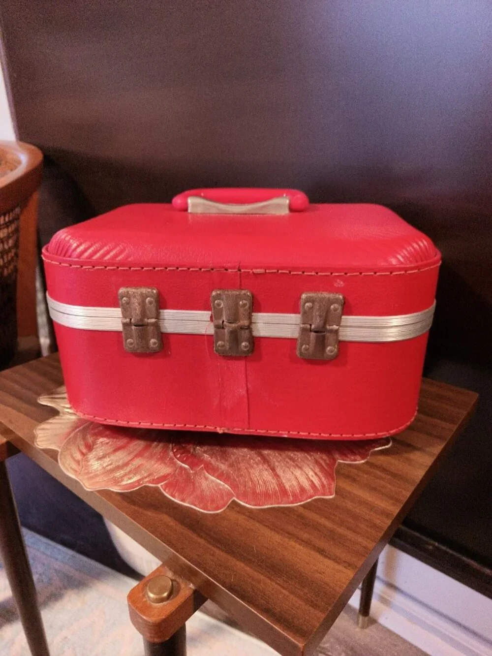 Vintage MCM Red Trojan Hard Shell Travel Train Makeup Vanity Case 1960-70s